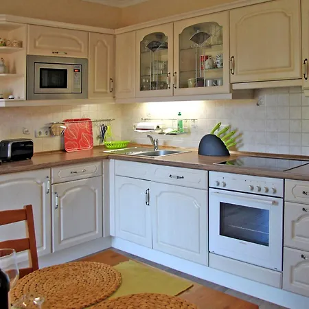 Rotes Im Fischerdorf * Freest